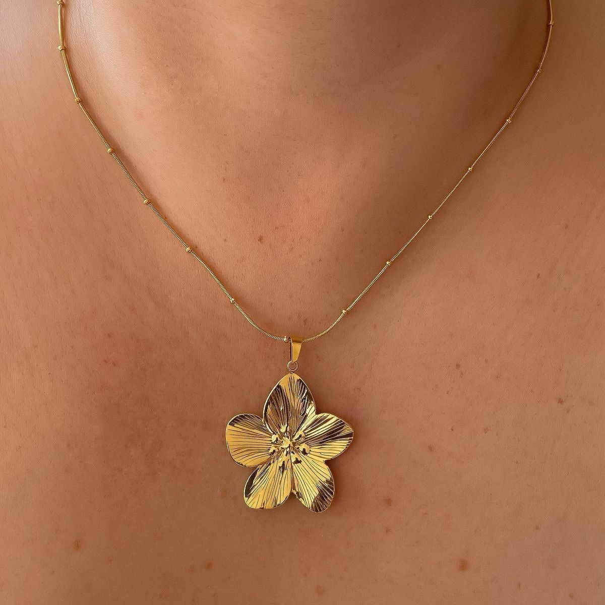 Flower Gold Necklace - Ella
